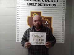Mugshot of Davis, Joe Henderson